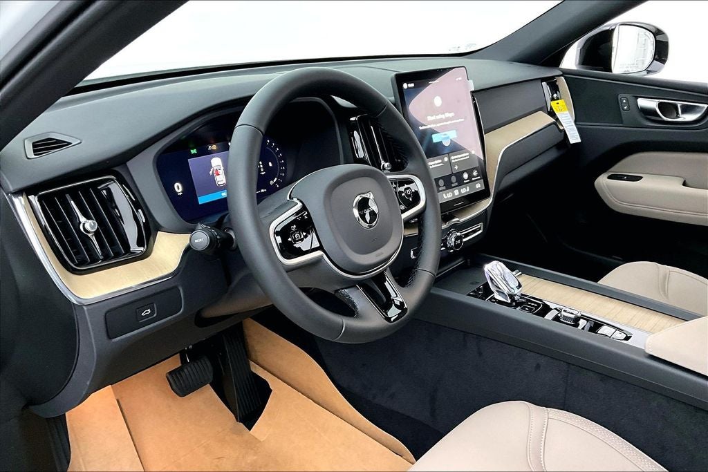 2026 Volvo XC60 B5 Plus