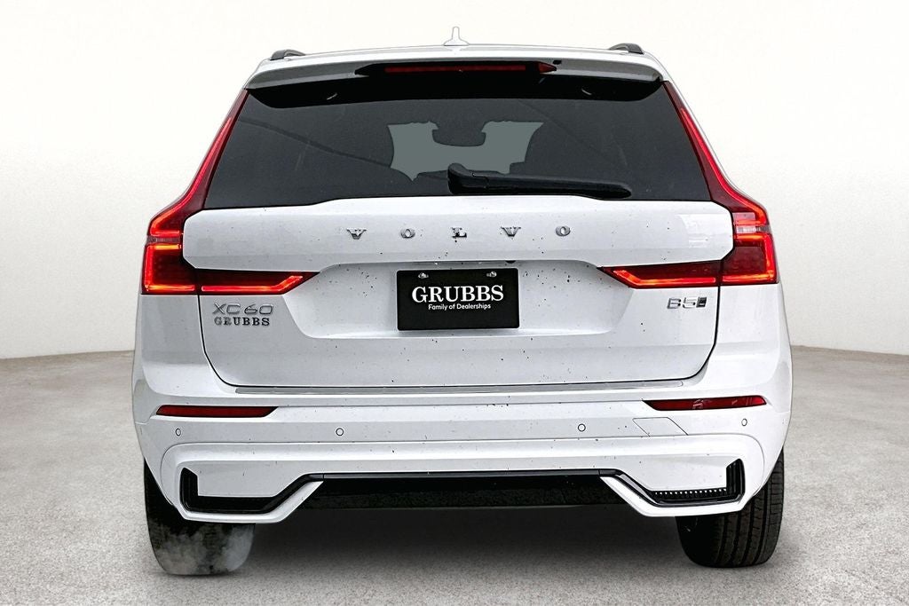 2026 Volvo XC60 B5 Plus
