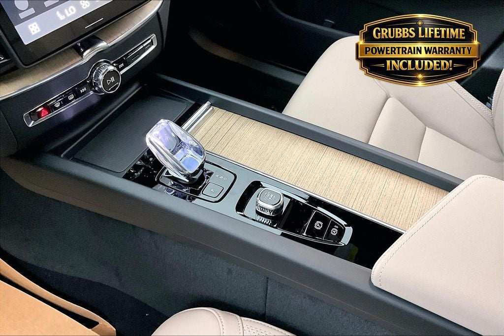 2026 Volvo XC60 B5 Plus