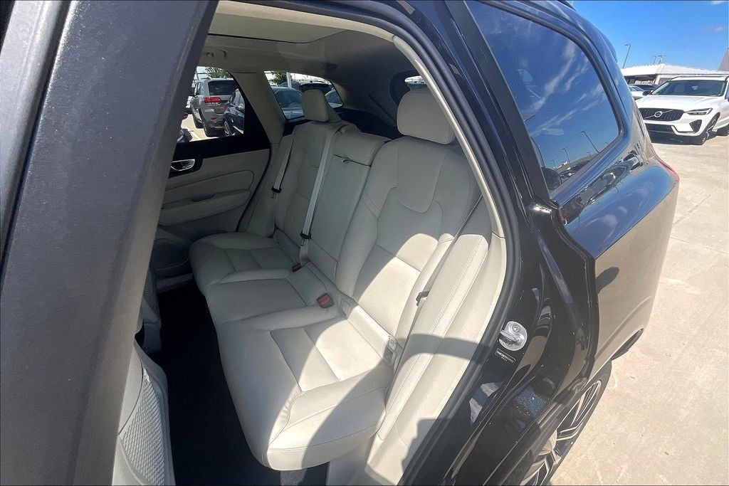 2025 Volvo XC60 B5 Plus