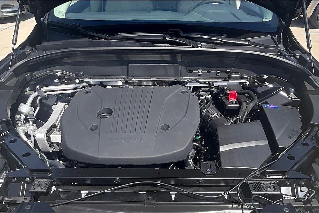 2025 Volvo XC60 B5 Plus