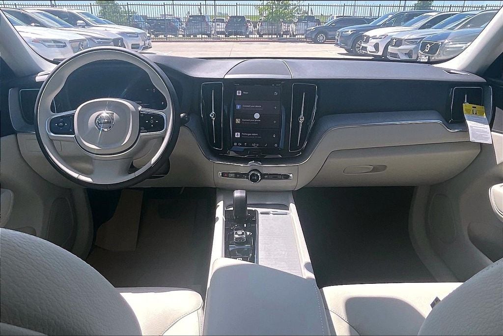 2025 Volvo XC60 B5 Plus