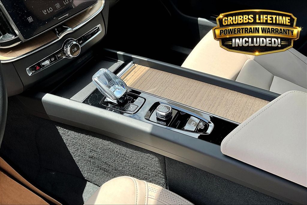2026 Volvo XC60 B5 Plus