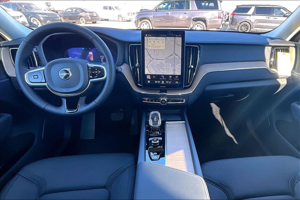 2026 Volvo XC60 B5 Plus