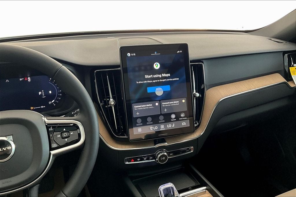 2026 Volvo XC60 B5 Plus