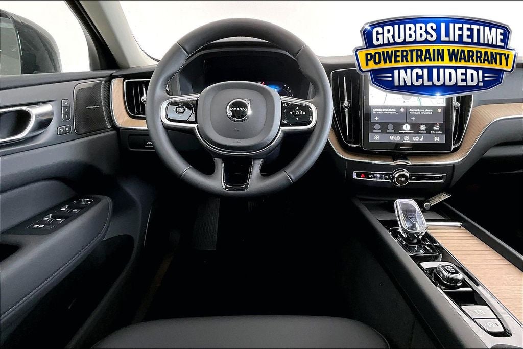 2026 Volvo XC60 B5 Plus