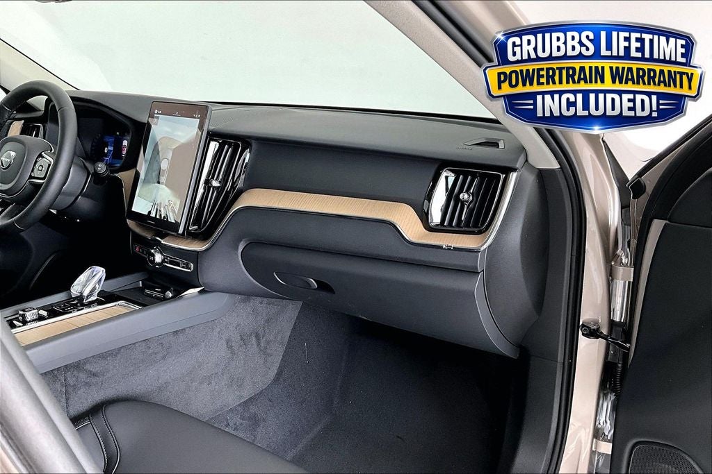 2026 Volvo XC60 B5 Plus