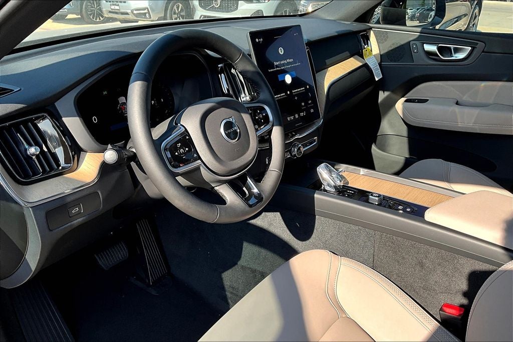 2026 Volvo XC60 B5 Plus