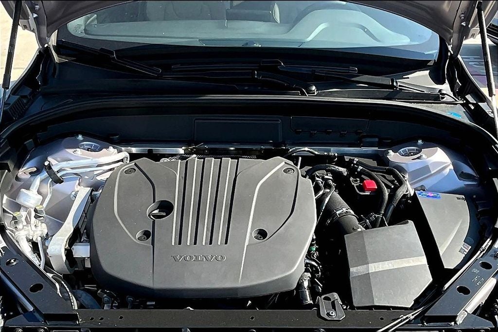 2026 Volvo XC60 B5 Plus
