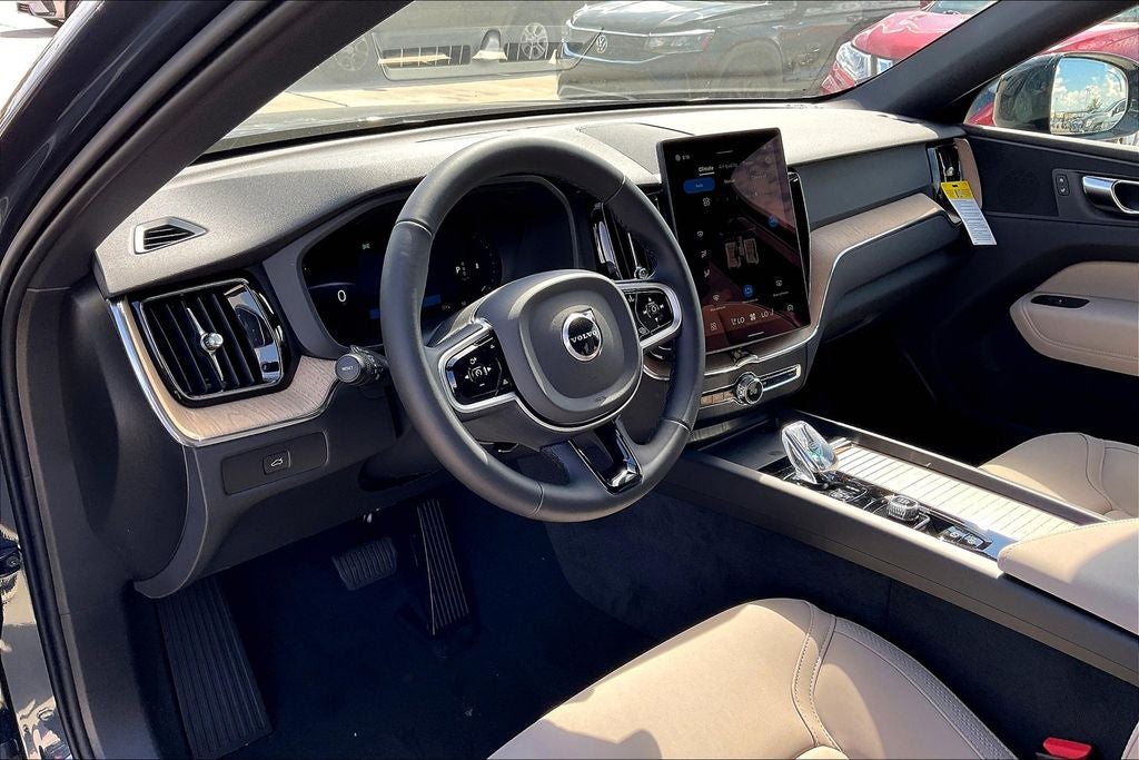 2026 Volvo XC60 B5 Plus