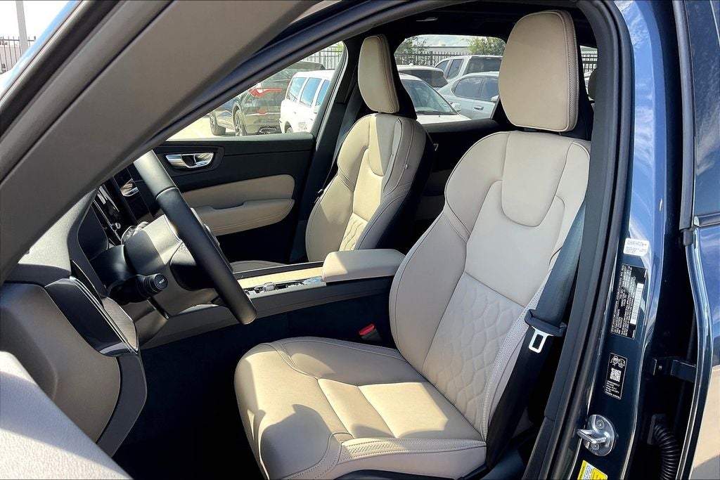 2026 Volvo XC60 B5 Plus