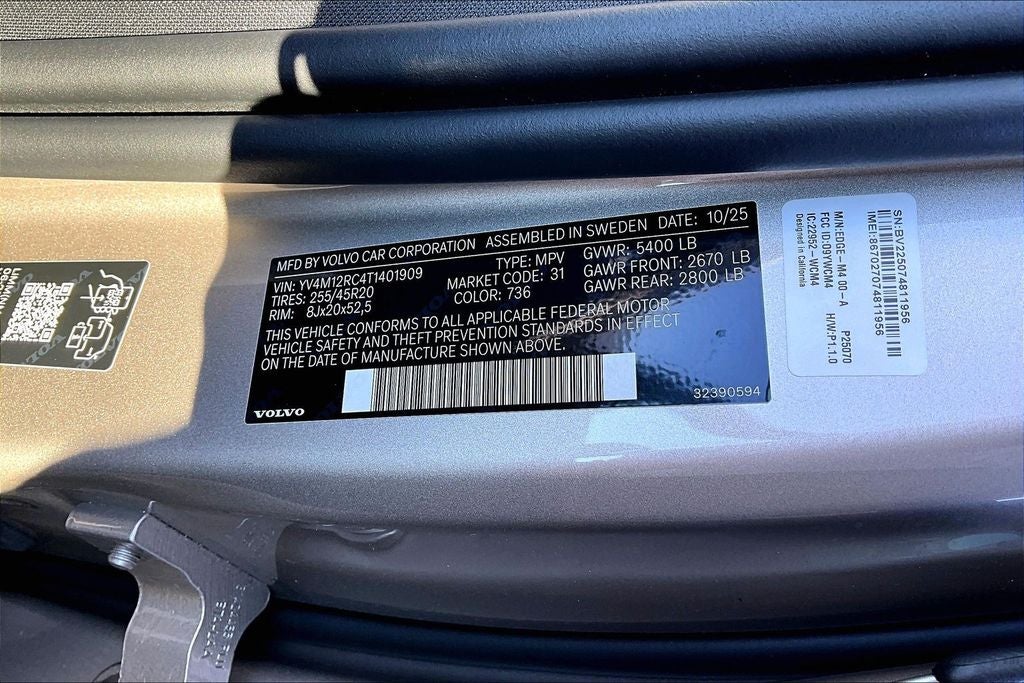 2026 Volvo XC60 B5 Plus