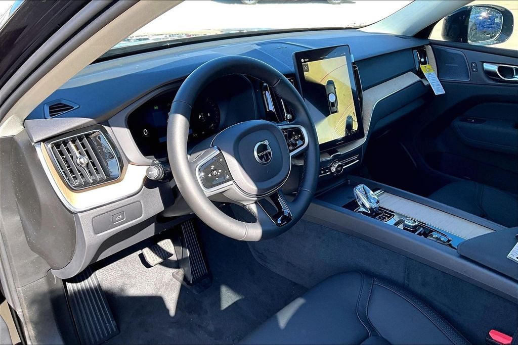 2026 Volvo XC60 B5 Plus