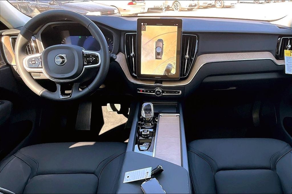 2026 Volvo XC60 B5 Plus