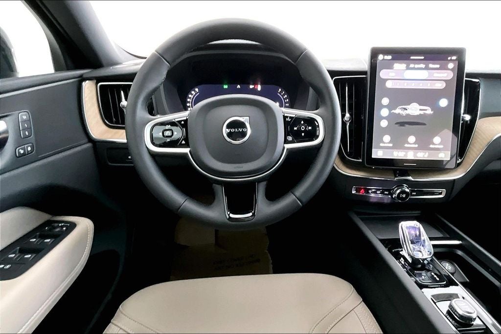 2026 Volvo XC60 B5 Plus