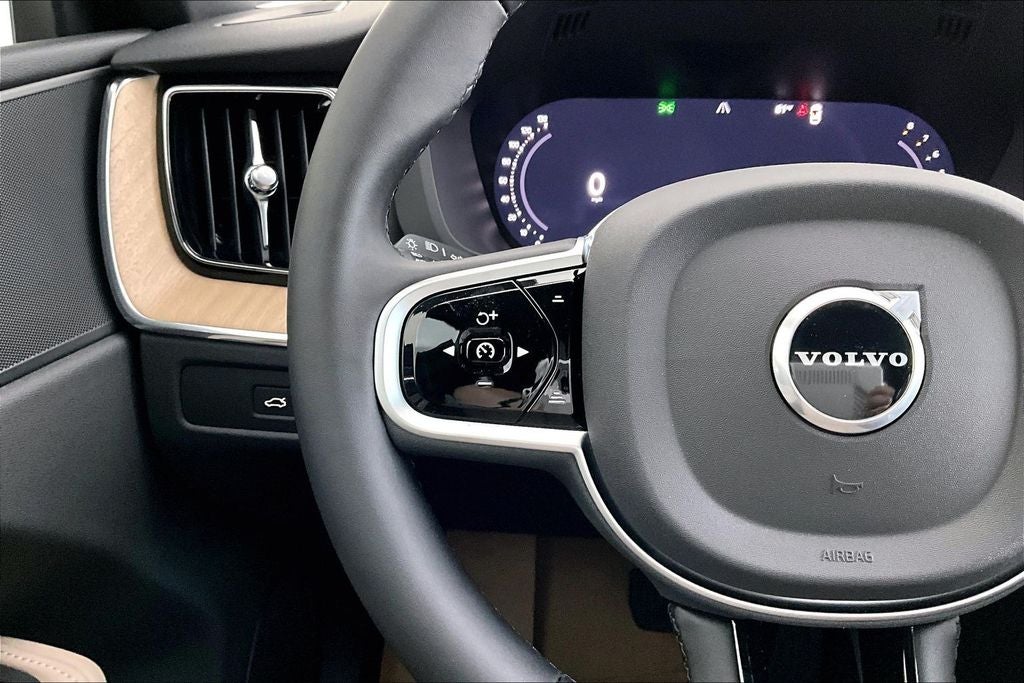 2026 Volvo XC60 B5 Plus