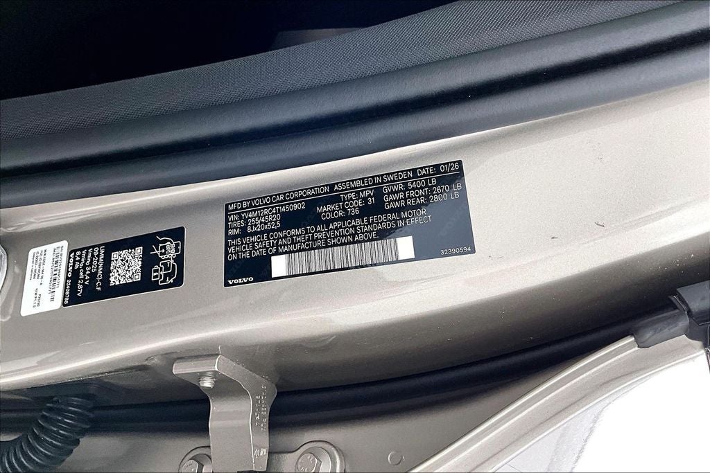 2026 Volvo XC60 B5 Plus