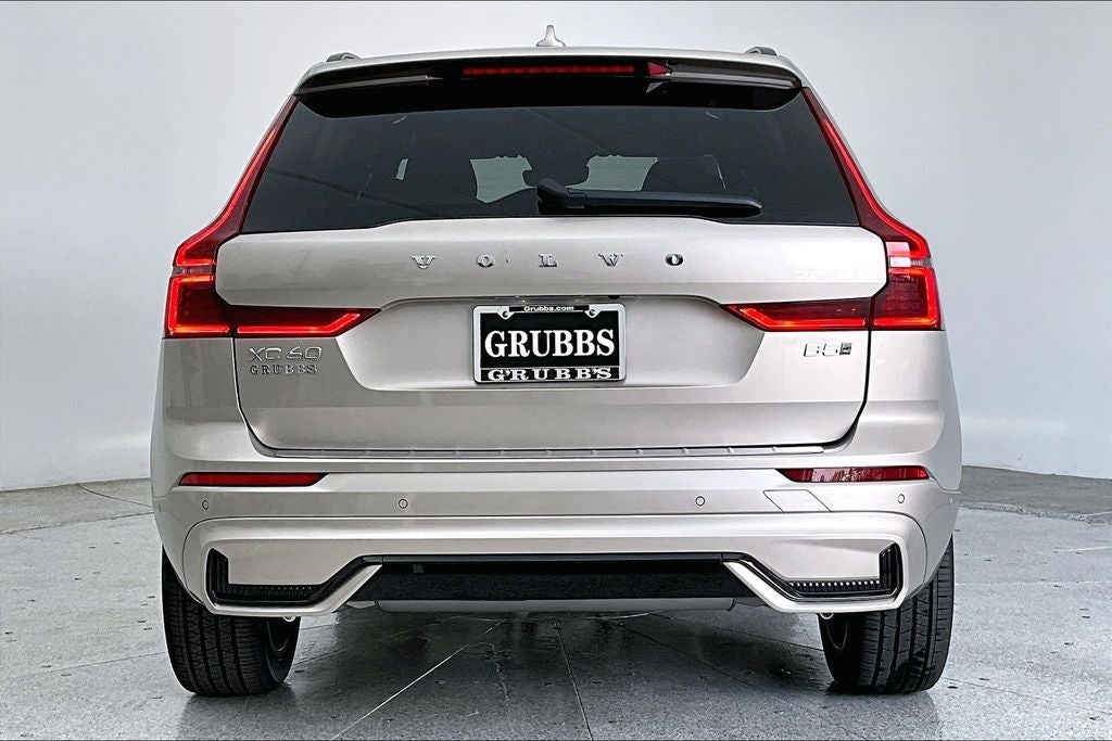 2026 Volvo XC60 B5 Plus