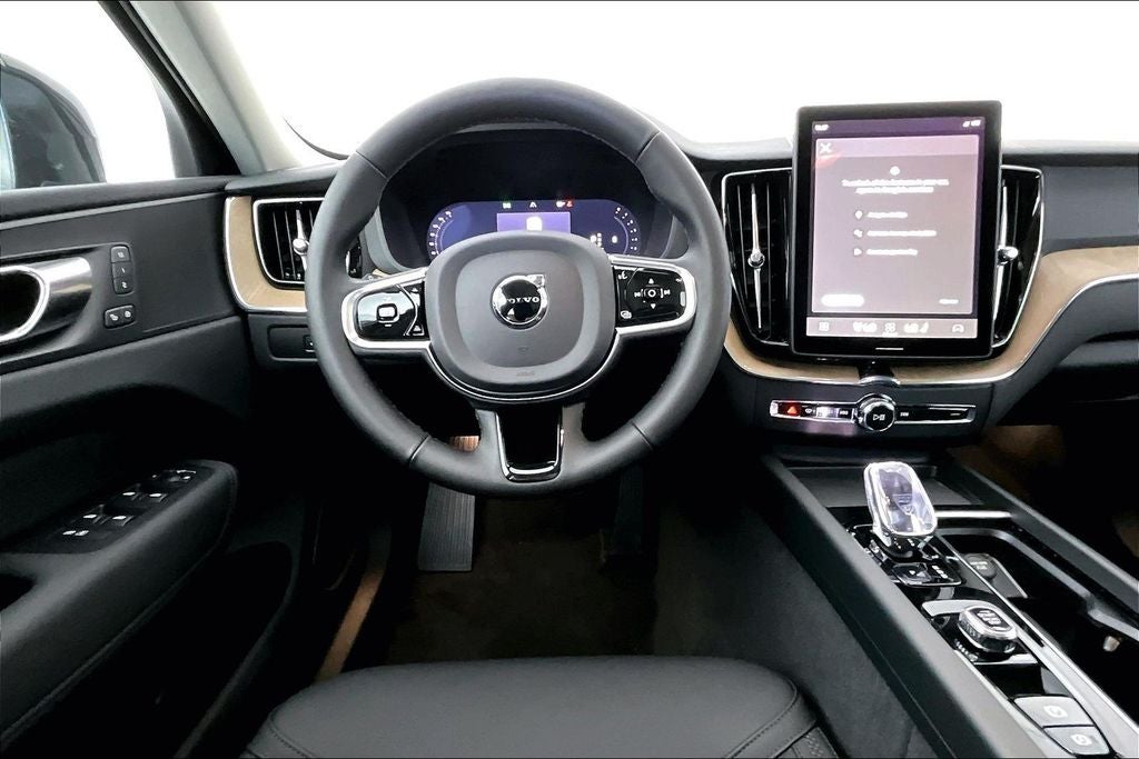 2026 Volvo XC60 B5 Plus