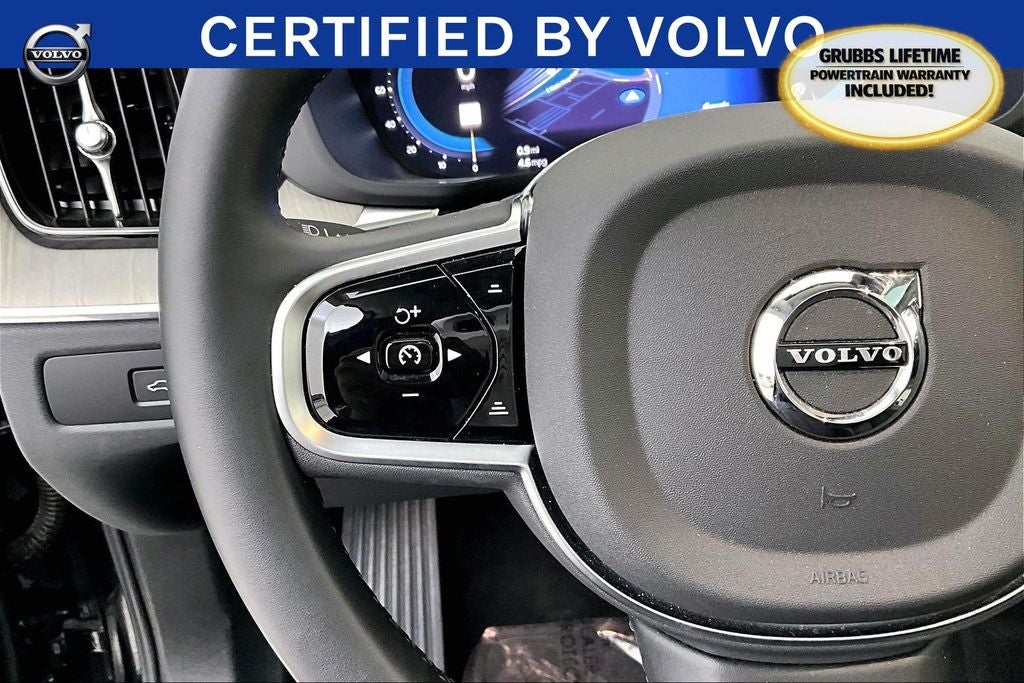 2025 Volvo XC60 B5 Plus