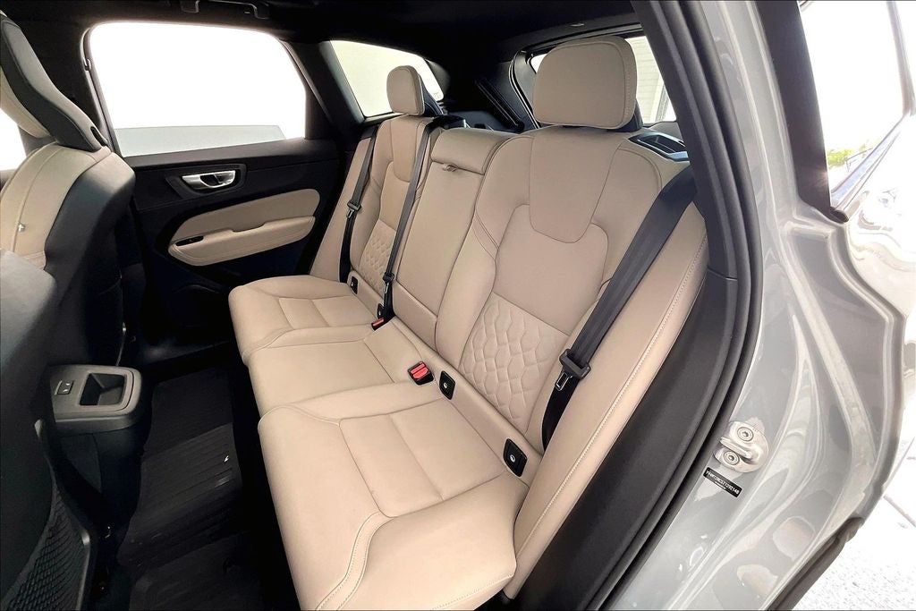 2026 Volvo XC60 B5 Plus