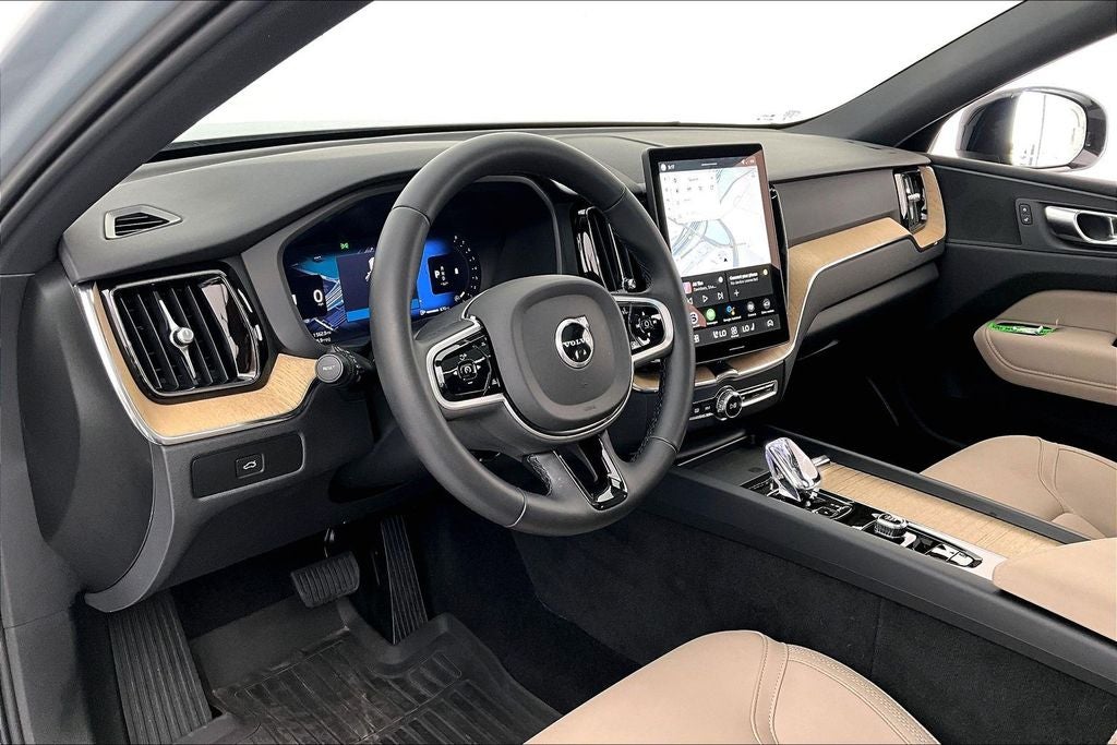 2026 Volvo XC60 B5 Plus