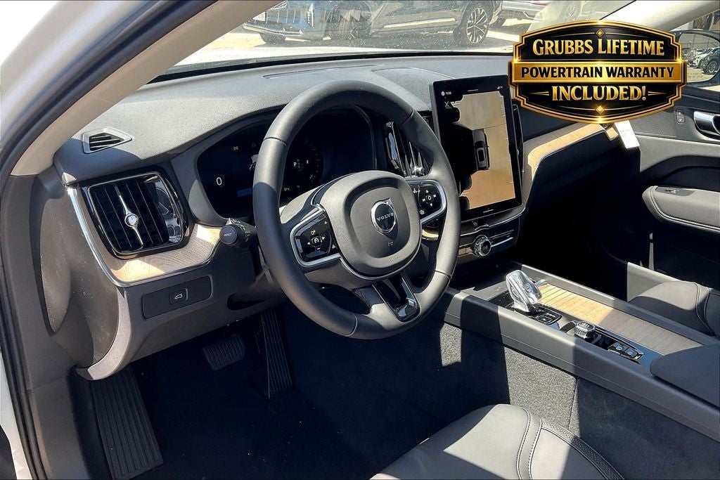 2026 Volvo XC60 B5 Plus