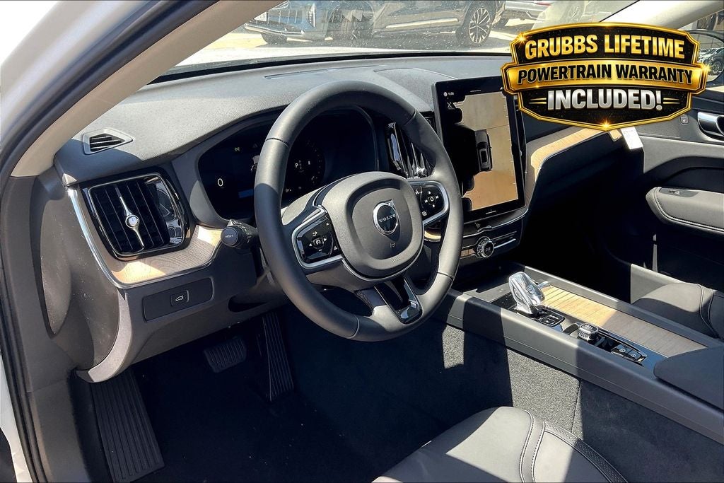 2026 Volvo XC60 B5 Plus