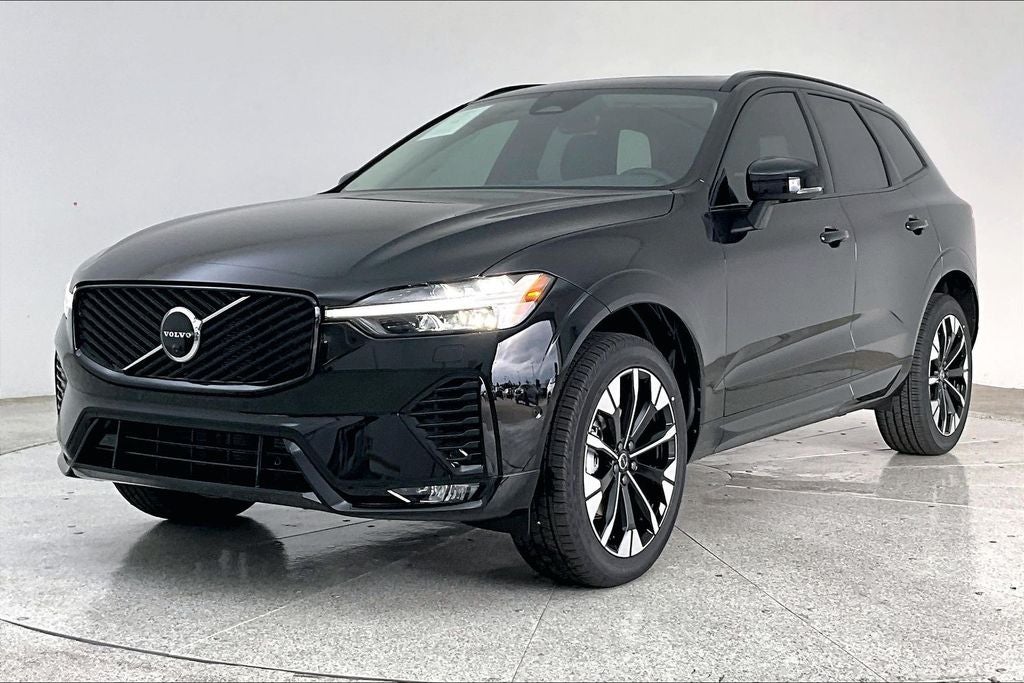 2026 Volvo XC60 B5 Plus
