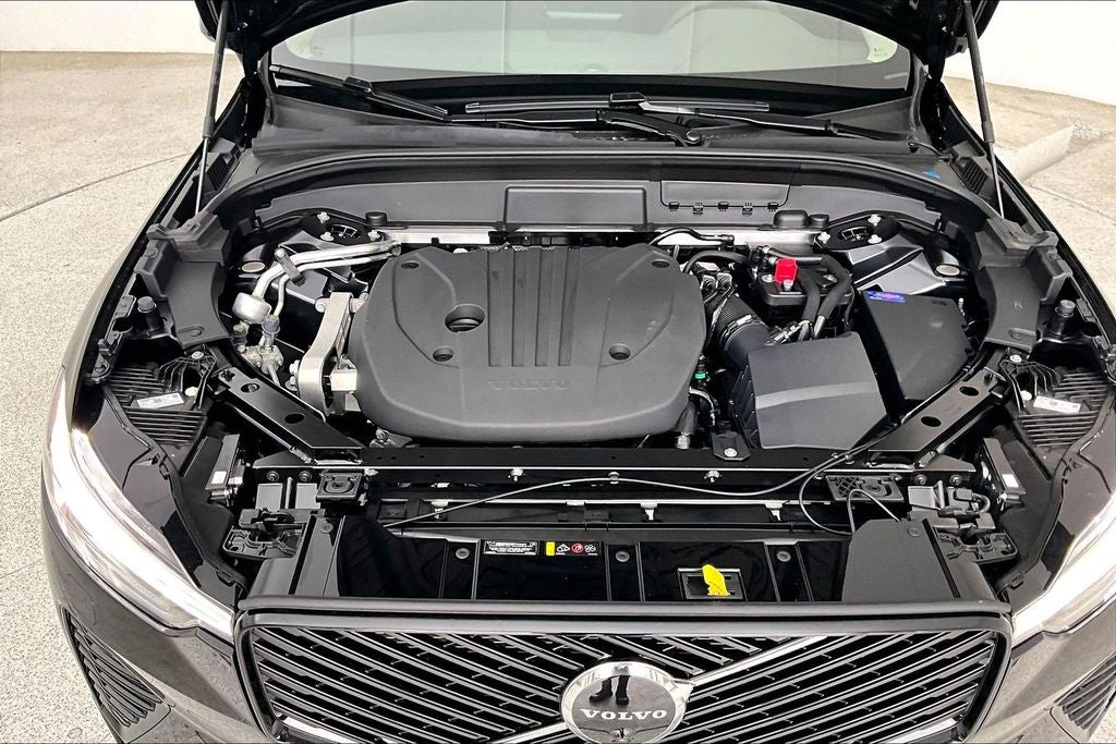 2026 Volvo XC60 B5 Plus