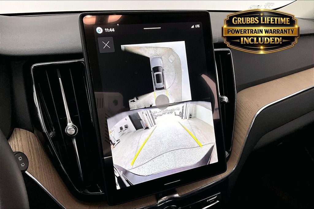 2026 Volvo XC60 B5 Plus