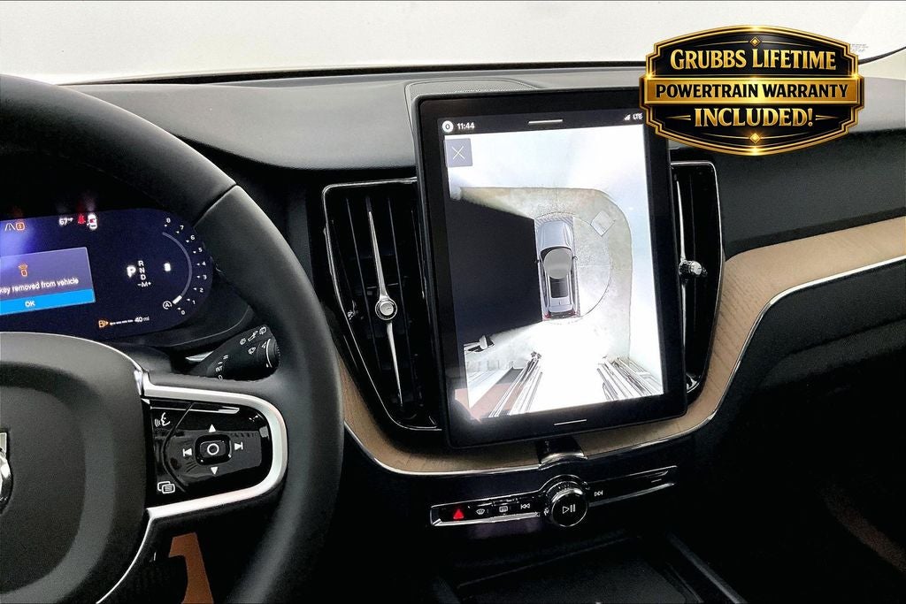 2026 Volvo XC60 B5 Plus