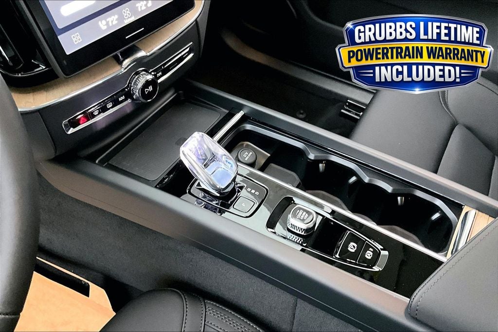 2026 Volvo XC60 B5 Plus