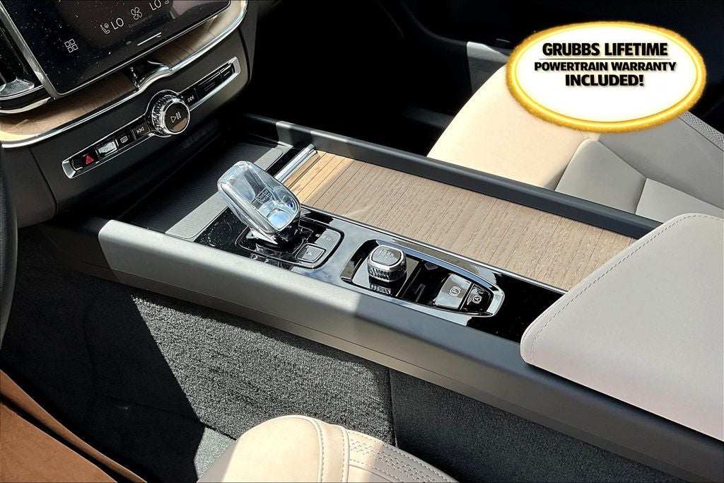 2026 Volvo XC60 B5 Plus