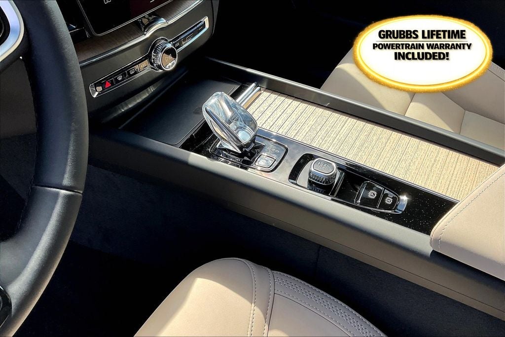 2026 Volvo XC60 B5 Plus