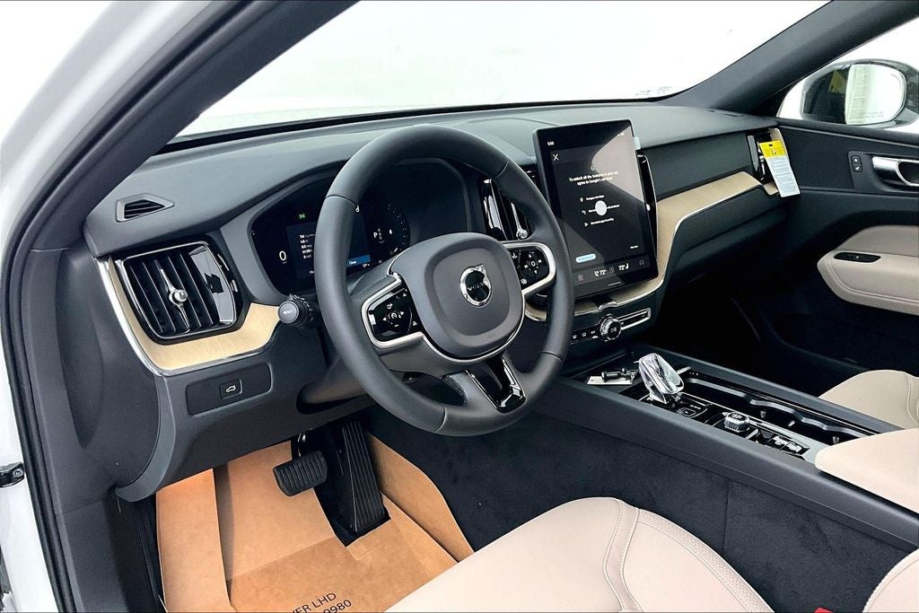 2026 Volvo XC60 B5 Plus