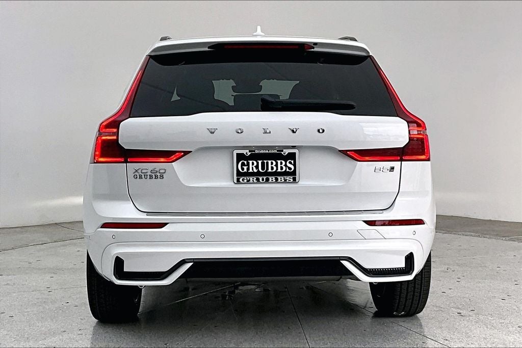 2026 Volvo XC60 B5 Plus
