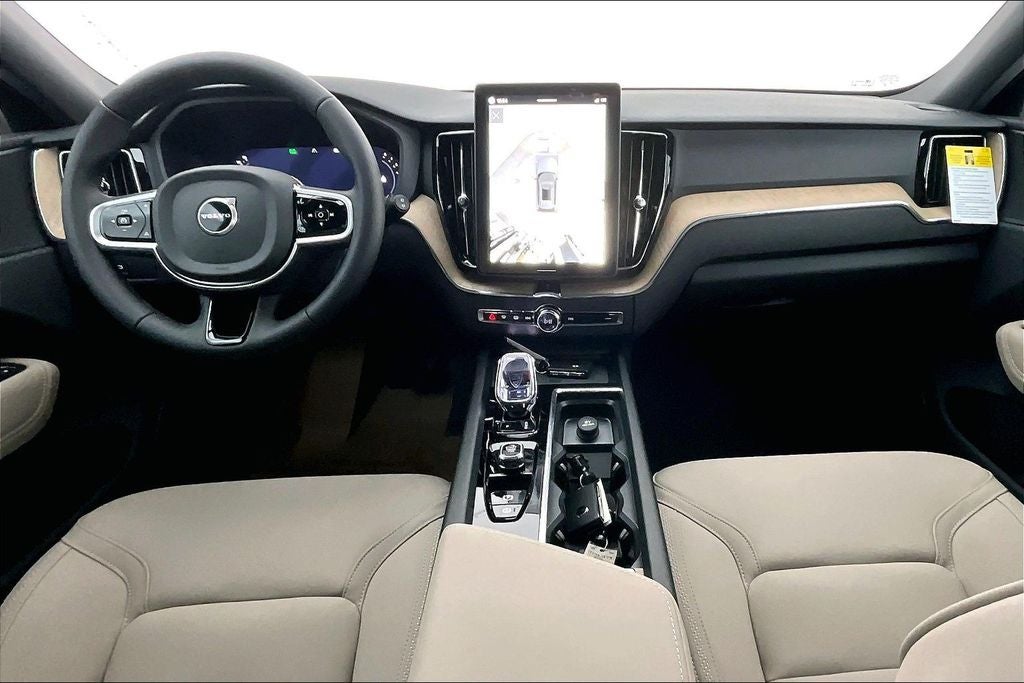2026 Volvo XC60 B5 Plus
