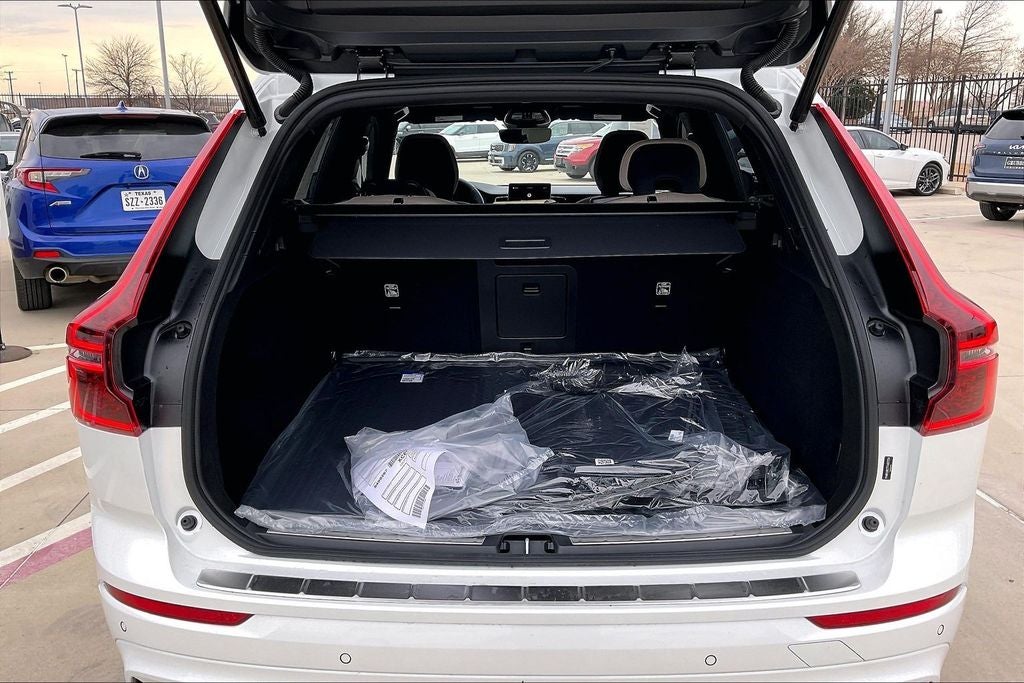 2026 Volvo XC60 B5 Plus