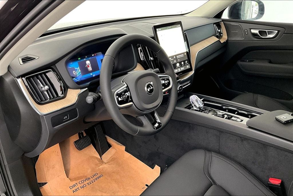 2026 Volvo XC60 B5 Plus