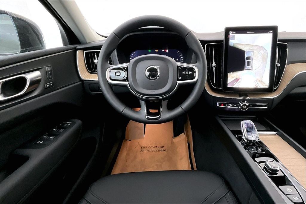 2026 Volvo XC60 B5 Plus