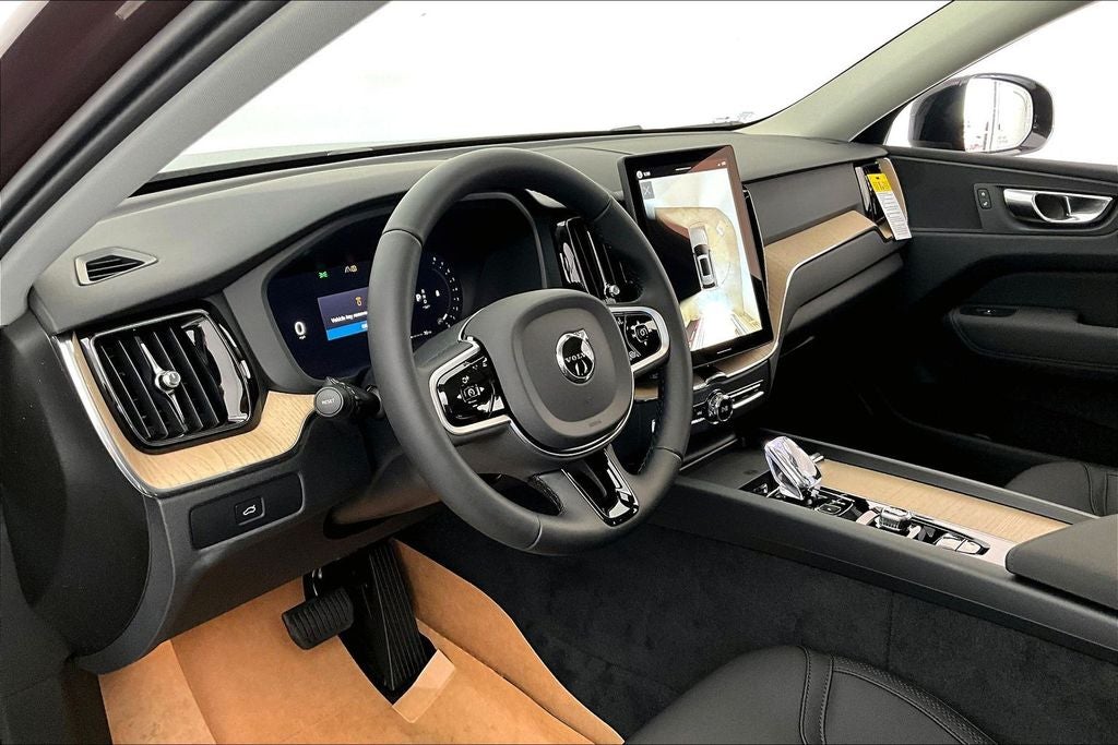 2026 Volvo XC60 B5 Plus