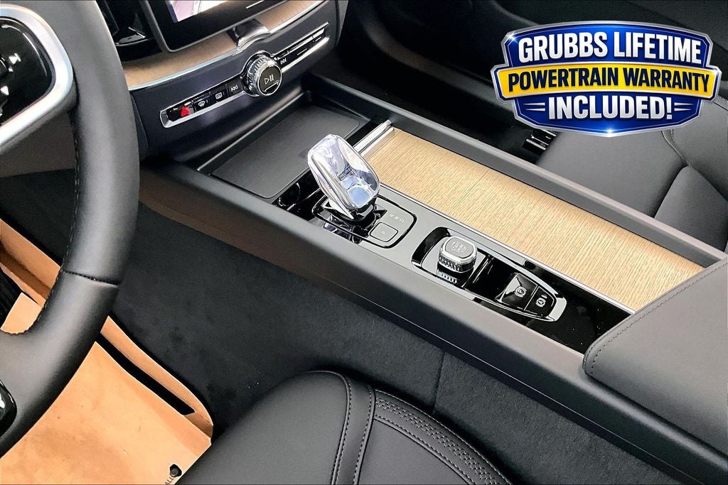 2026 Volvo XC60 B5 Plus