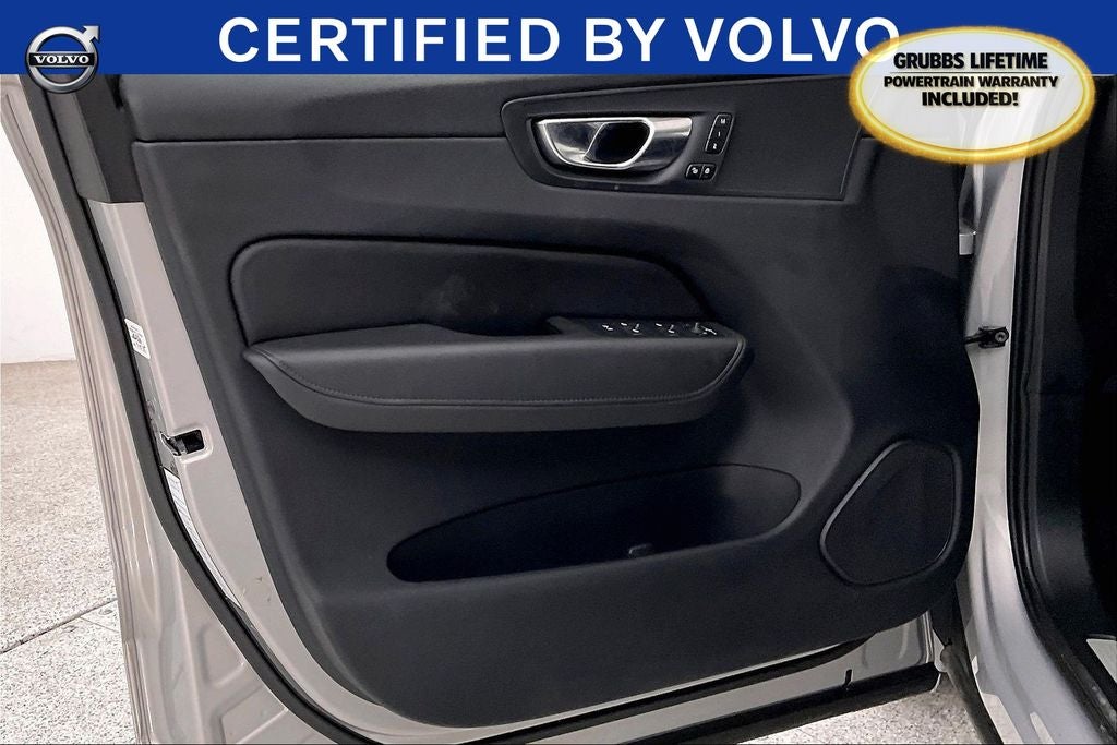 2025 Volvo XC60 B5 Plus