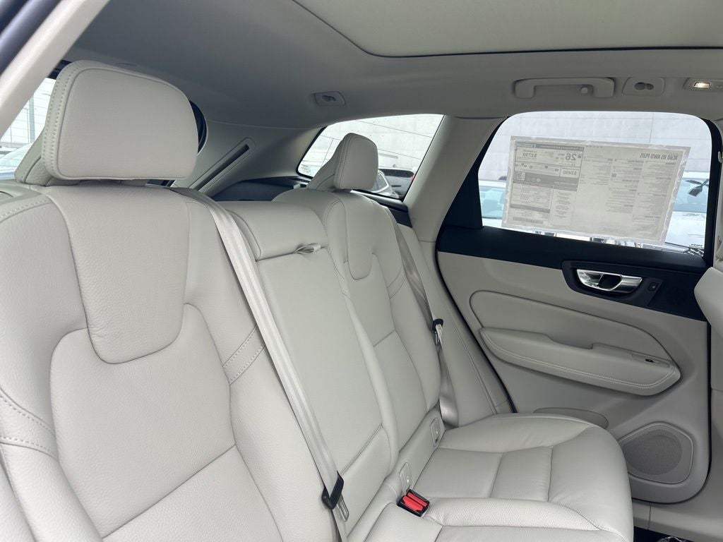 2025 Volvo XC60 B5 Plus