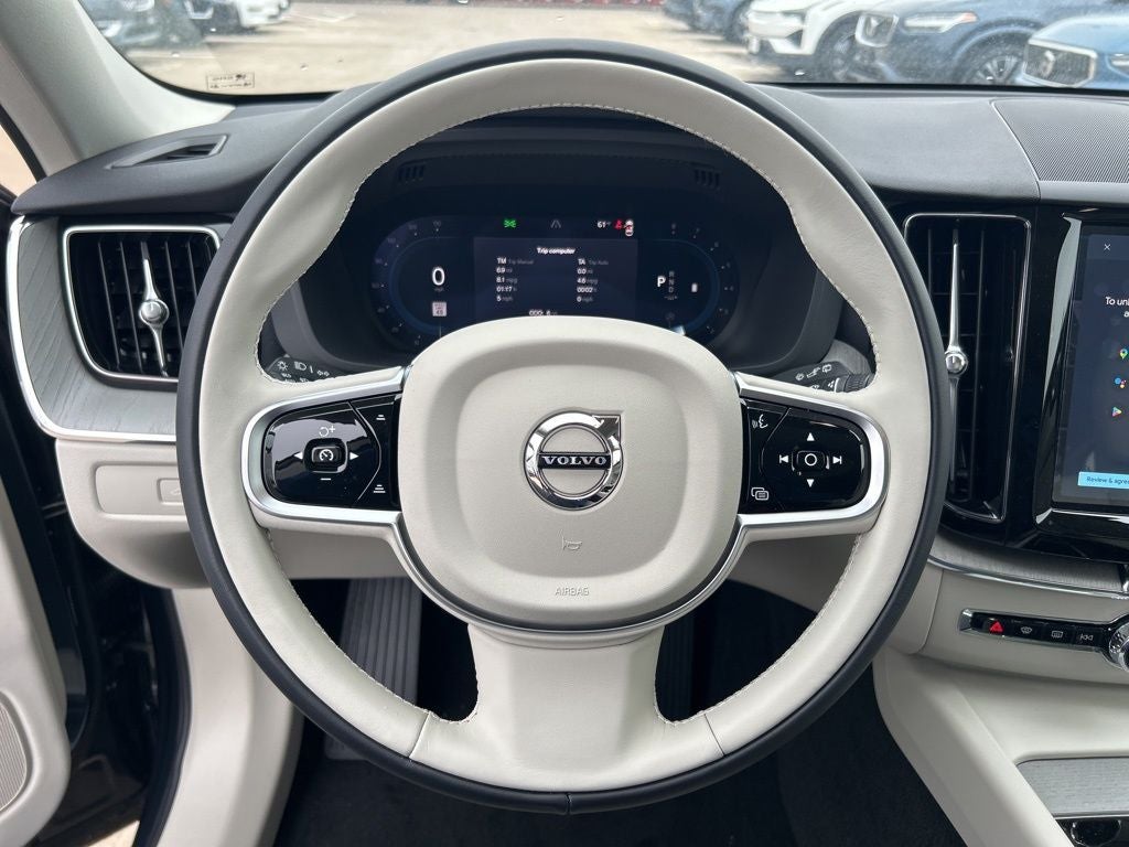 2025 Volvo XC60 B5 Plus