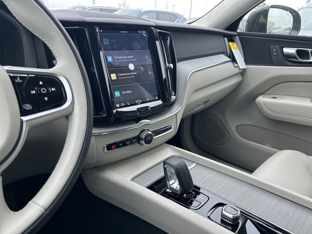 2025 Volvo XC60 B5 Plus