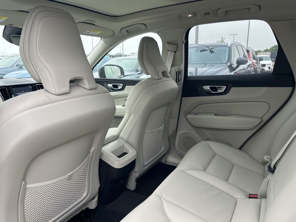 2025 Volvo XC60 B5 Plus