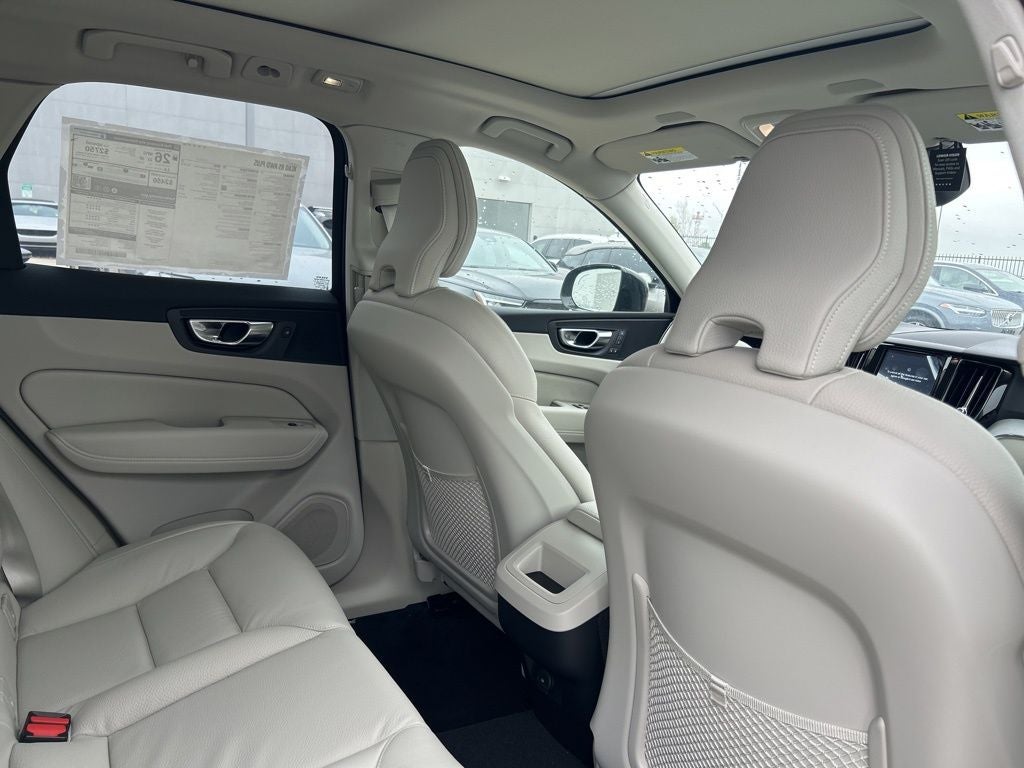 2025 Volvo XC60 B5 Plus