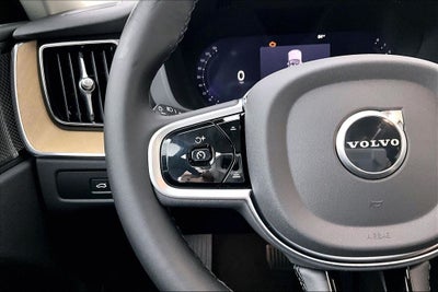 2026 Volvo XC60 B5 Plus